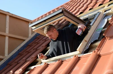 Pose de fenêtres de toit Velux à Sachin